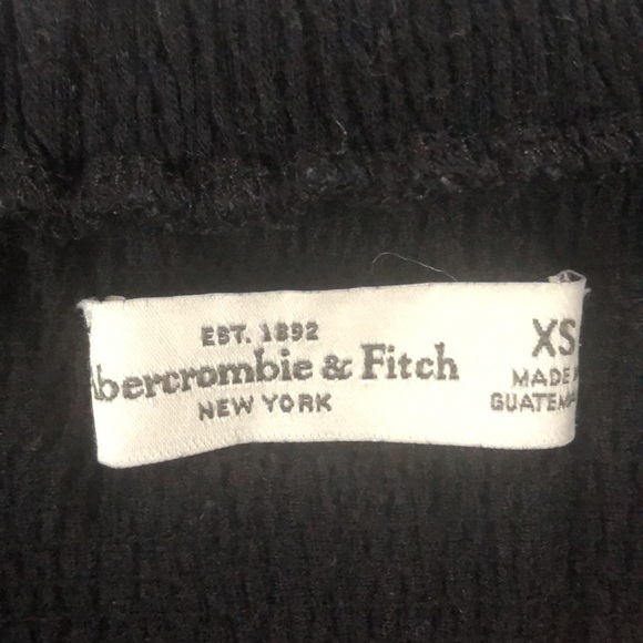 Off-the-shoulder, black Abercrombie top - Picture 2 of 3